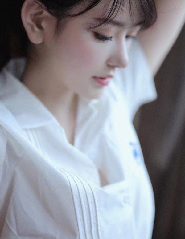 巴黎围经纪人微信